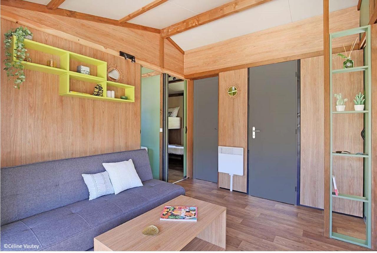 Camping Des Loisirs Evron Hotel Eksteriør billede